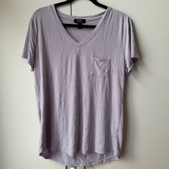 T-Shirt - Picture 1 of 3